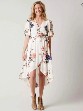 Daytrip floral wrap dress size small
